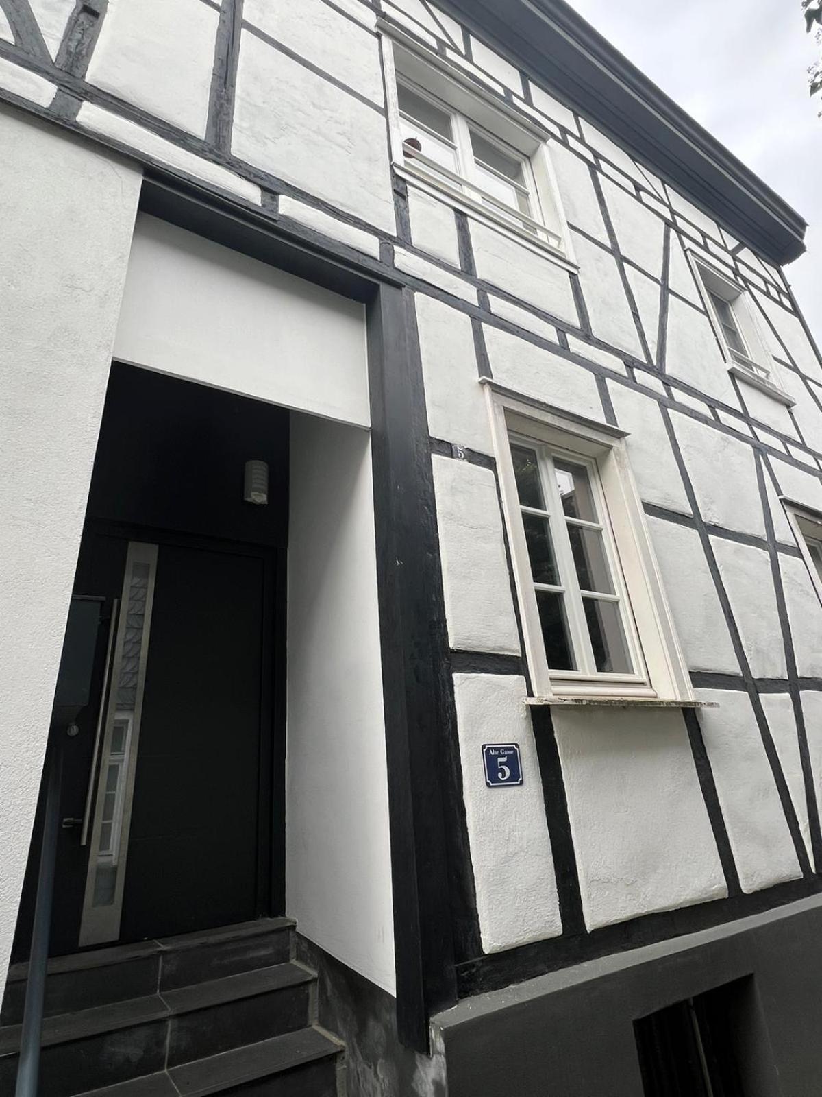 100M E-Ladestation - Max 4 Pers - Duesseldorf - Ruhrgebiet - Pilgerstaette Apartment Велберт Екстериор снимка