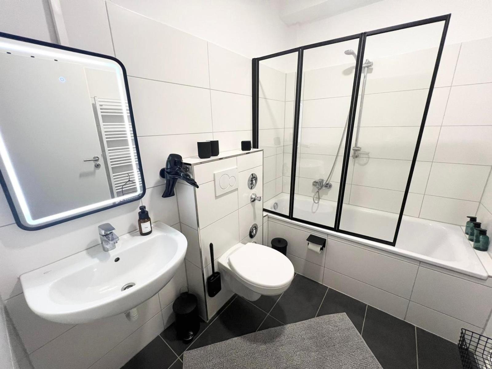 100M E-Ladestation - Max 4 Pers - Duesseldorf - Ruhrgebiet - Pilgerstaette Apartment Велберт Екстериор снимка